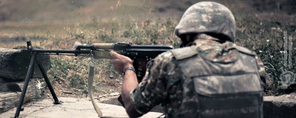 Армянские военнослужащие во время практических занятий по стрельбе Армянские военнослужащие во время практических занятий по стрельбе - Sputnik Армения