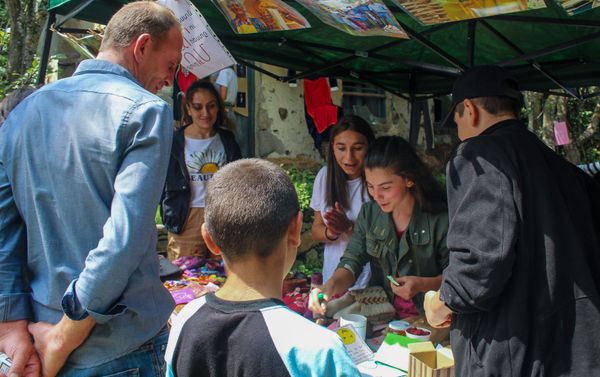 Մարտունիում մեղրաքամի փառատոն է անցկացվել - Sputnik Արմենիա