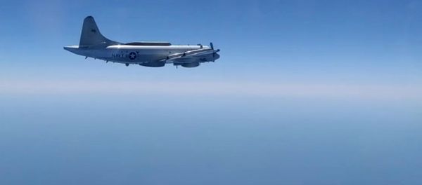 Сопровождение самолета ЕР-3Е Aries ВМС США над Черным морем - Sputnik Армения