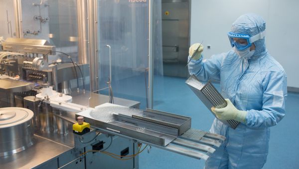 Производство вакцины от COVID-19 на фармацевтическом заводе Биннофарм Производство вакцины от COVID-19 на фармацевтическом заводе Биннофарм - Sputnik Արմենիա