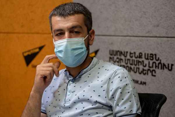 Кролики под пулями, или Как в приграничном Айгепаре не боятся открыть крупное производство Кролики под пулями, или Как в приграничном Айгепаре не боятся открыть крупное производство - Sputnik Армения
