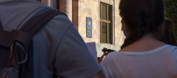 Акция протеста против эксплуатации Амулсара перед Домом правительства (20 августа 2020). Еревaн - Sputnik Արմենիա