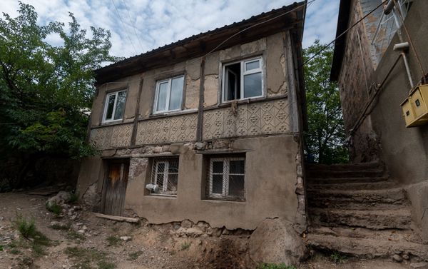 Фасад дома Акопджанянов в деревне Хаштарак (21 августа 2020). Тавуш Фасад дома Акопджанянов в деревне Хаштарак (21 августа 2020). Тавуш - Sputnik Армения