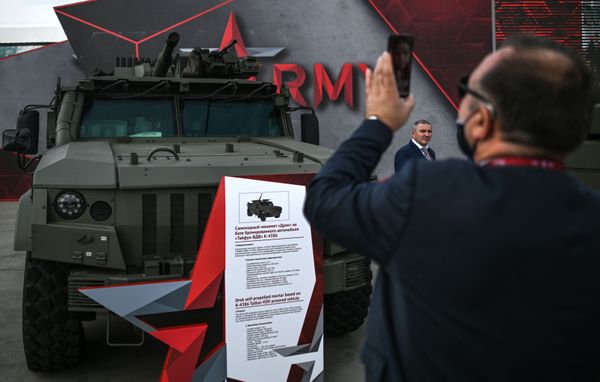 Самоходный миномет Дрок на базе бронеавтомобиля Тайфун на Международном военно-техническом форуме (МВТФ) Армия-2020 в военно-патриотическом парке Патриот - Sputnik Армения