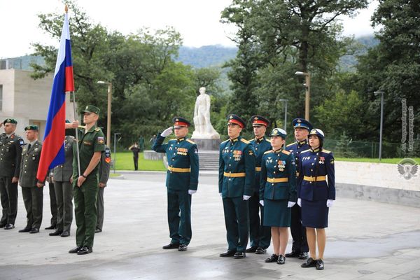 Армянская команда победила на творческом конкурсе в соревнованиях АрМИ-2020 - Sputnik Армения