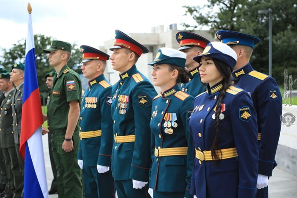 Армянская команда победила на творческом конкурсе в соревнованиях АрМИ-2020 - Sputnik Армения