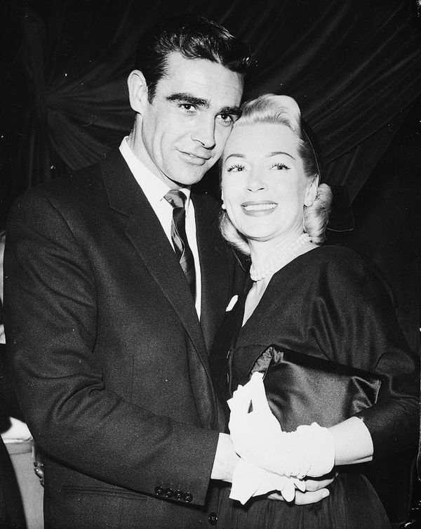 Актеры Шон Коннери и Лана Тернер во время премьеры фильма в Лондоне, 1957 год - Sputnik Армения