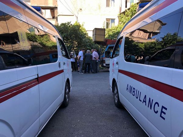 Փրկարարներն ու շտապօգնության բրիգադները Երևանի Ռայնիսի 3 հասցեում են - Sputnik Արմենիա
