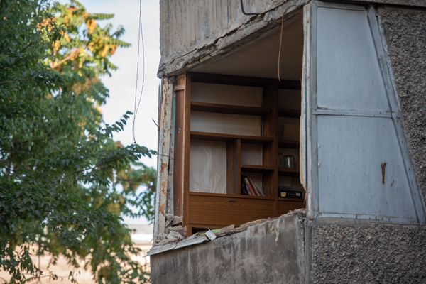 «Աչքերս փակում եմ, նորից վերապրում էդ սարսափը». փլուզված շենքի կարմիր ժապավենից այն կողմ - Sputnik Արմենիա
