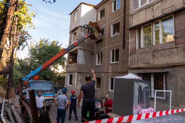 Взорву, но никому не отдам: что вспоминают жители дома на улице Райниса в Ереване - Sputnik Армения