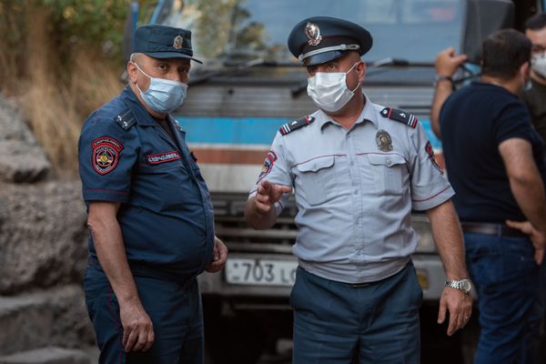 «Աչքերս փակում եմ, նորից վերապրում էդ սարսափը». փլուզված շենքի կարմիր ժապավենից այն կողմ - Sputnik Արմենիա