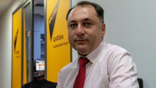 Эксперт в области образования Атом Мхитарян - Sputnik Армения