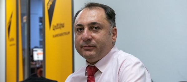Эксперт в области образования Атом Мхитарян - Sputnik Արմենիա