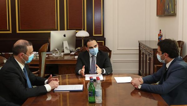 Тигран Авинян проводит консультации по кибербезопасности (2 сентября 2020). Еревaн Тигран Авинян проводит консультации по кибербезопасности (2 сентября 2020). Еревaн - Sputnik Արմենիա