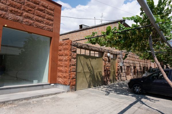 «Աշոտի գլխին սարքել են». ո՞վ է «թունավոր» օղու համար ձերբակալված տղամարդը «Աշոտի գլխին սարքել են». ո՞վ է «թունավոր» օղու համար ձերբակալված տղամարդը - Sputnik Արմենիա