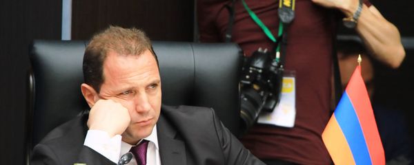 Министр обороны РА Давид Тоноян принял участие в совместном заседании глав министерств обороны стран СНГ, Шанхайской организации сотрудничества (ШОС) и стран-участниц ОДКБ (4 сентября 2020). Москва Министр обороны РА Давид Тоноян принял участие в совместном заседании глав министерств обороны стран СНГ, Шанхайской организации сотрудничества (ШОС) и стран-участниц ОДКБ (4 сентября 2020). Москва - Sputnik Армения