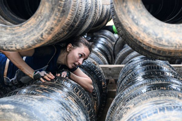 Участница Гонки героев на территории города-курорта Свияжские холмы в Казани - Sputnik Армения