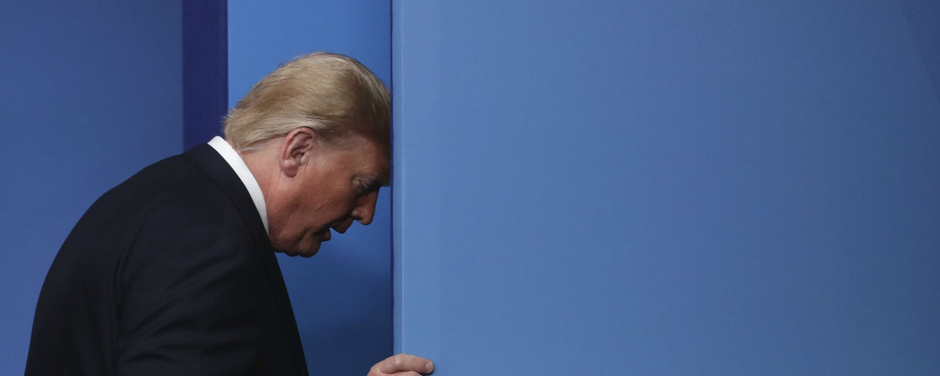 Президент США Дональд Трамп во время встречи лидеров НАТО в отеле и на курорте The Grove в Уотфорде (4 декабря 2019). Англия - Sputnik Արմենիա, 1920, 16.09.2021
