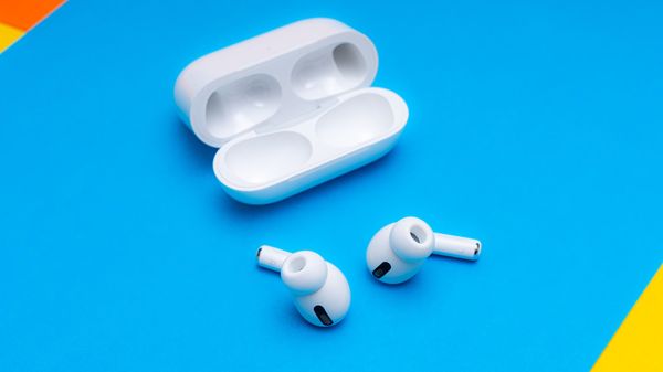 Apple планирует выпустить третье поколение Airpods в начале 2021 года - Sputnik Армения