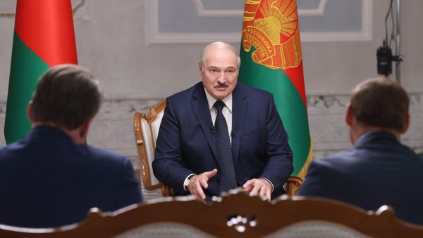 Президент Белоруссии А. Лукашенко дал интервью российским журналистам Президент Белоруссии А. Лукашенко дал интервью российским журналистам - Sputnik Армения