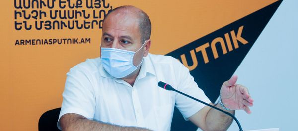 Пресс-конференция представителя группы адвокатов второго президента Армении Роберта Кочаряна Айка Алумяна (9 сентября 2020). Еревaн - Sputnik Армения