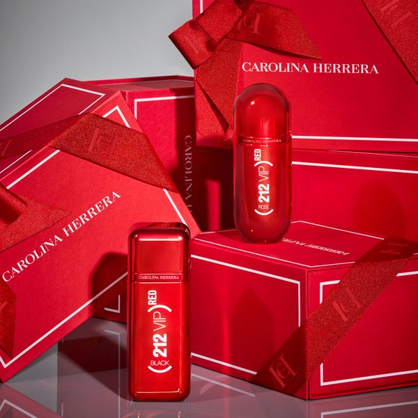 Carolina Herrera теперь вместе с благотворительным фондом (RED) по борьбе со СПИД Carolina Herrera теперь вместе с благотворительным фондом (RED) по борьбе со СПИД - Sputnik Армения