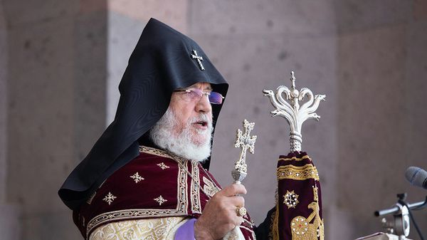 В Первопрестольном Святом Эчмиадзине совершен обряд благословения работников образования (11 сентября 2020). Эчмиадзин - Sputnik Армения