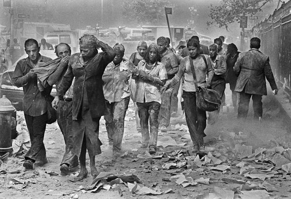 Выжившие после террористических атак на Всемирный торговый центр в Нью-Йорке, 11 сентября 2001 год Выжившие после террористических атак на Всемирный торговый центр в Нью-Йорке, 11 сентября 2001 год - Sputnik Армения