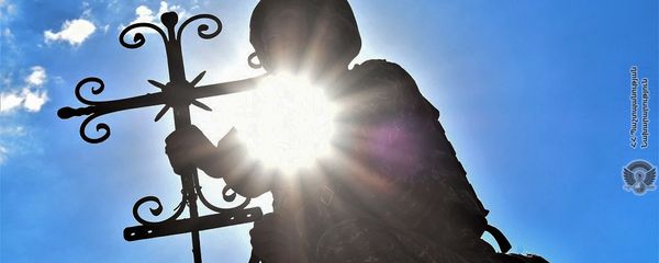 Армянский военнослужащий на боевой позиции Армянский военнослужащий на боевой позиции - Sputnik Армения