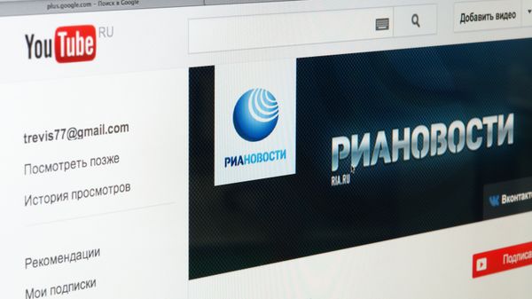 YouTube на мониторе - Sputnik Армения