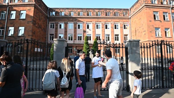 В Армении прозвучал «Первый звонок» - Sputnik Армения
