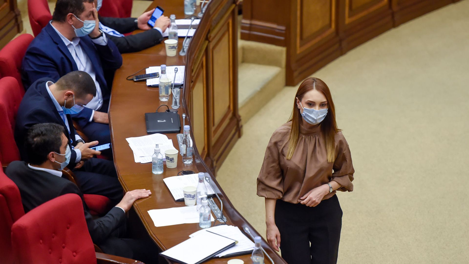 Руководитель фракции Мой шаг Лилит Макунц на очередном заседании Национального собрания Армении (16 сентября 2020). Еревaн Руководитель фракции Мой шаг Лилит Макунц на очередном заседании Национального собрания Армении (16 сентября 2020). Еревaн - Sputnik Армения, 1920, 31.03.2021