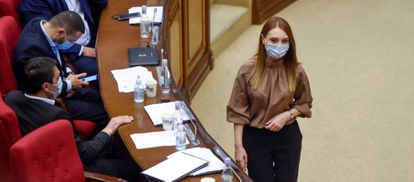 Руководитель фракции Мой шаг Лилит Макунц на очередном заседании Национального собрания Армении (16 сентября 2020). Еревaн - Sputnik Արմենիա