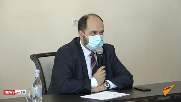 Մի քանի րոպե` լրատվամիջոցների հետ Արայիկ Հարությունյանի «ջերմ» շփումից - Sputnik Արմենիա