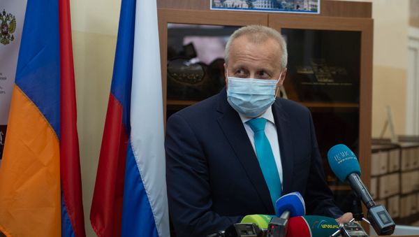 Посол РФ в Армении Сергей Копыркин на открытии Русского центра в Армении (18 сентября 2020). Еревaнна открытии Русского центра в Армении (18 сентября 2020). Еревaн - Sputnik Արմենիա