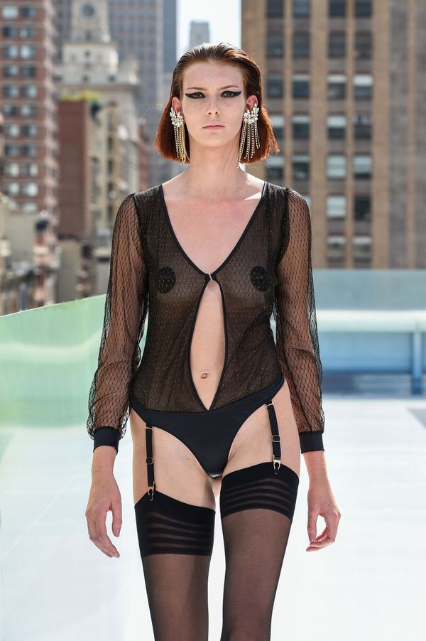Показ коллекции Maison Close во время Flying Solo NYFW Show Показ коллекции Maison Close во время Flying Solo NYFW Show - Sputnik Армения