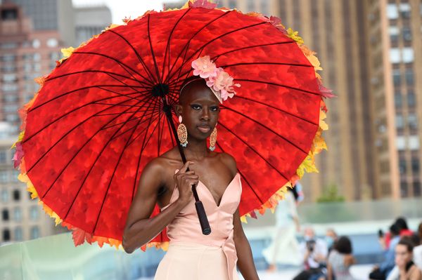 Модель на показе во время Flying Solo NYFW Show Модель на показе во время Flying Solo NYFW Show - Sputnik Армения
