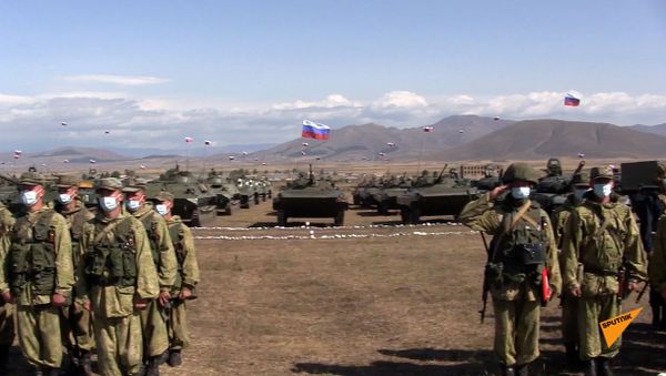 Церемония поднятия государственных флагов участников СКШУ «Кавказ 2020» состоялась в Армении - Sputnik Արմենիա