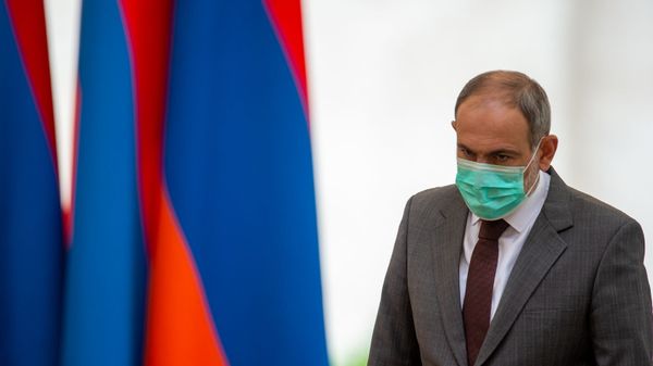Премьер-министр Никол Пашинян перед началом церемонии награждения в честь Дня Независимости Армении (21 сентября 2020). Еревaн - Sputnik Армения