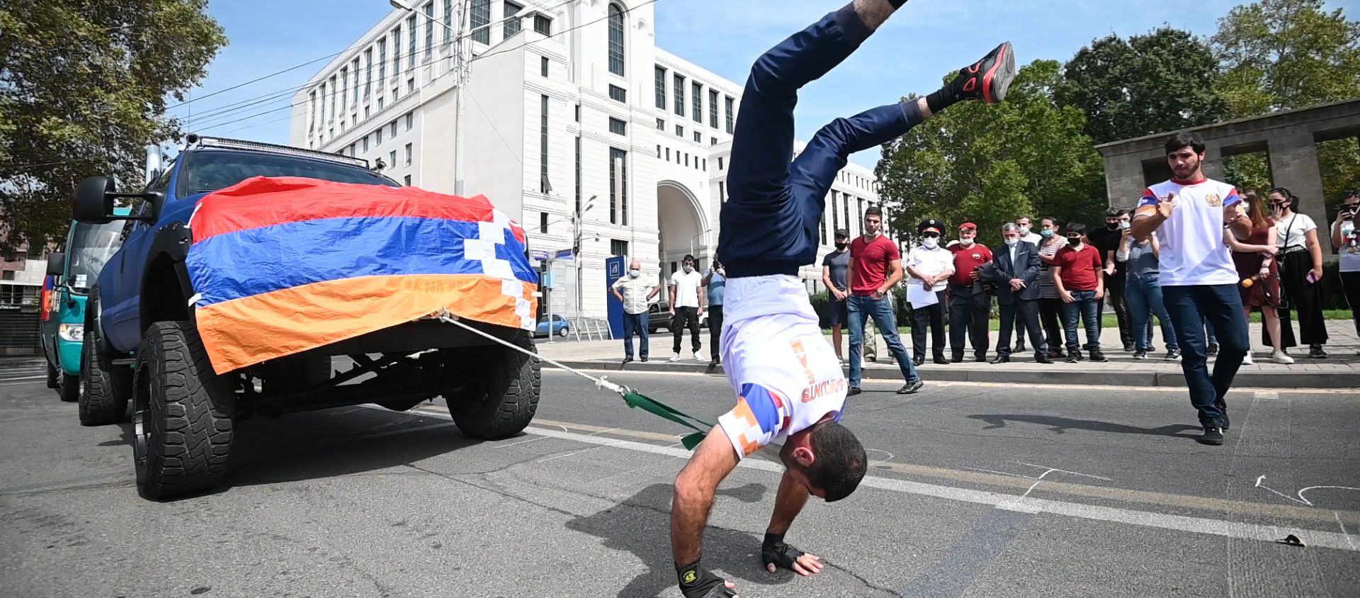 Սաքունց եղբայրները Հայաստանի անկախության օրվան նվիրված երկու ռեկորդ են սահմանել - Sputnik Արմենիա, 1920, 21.09.2020