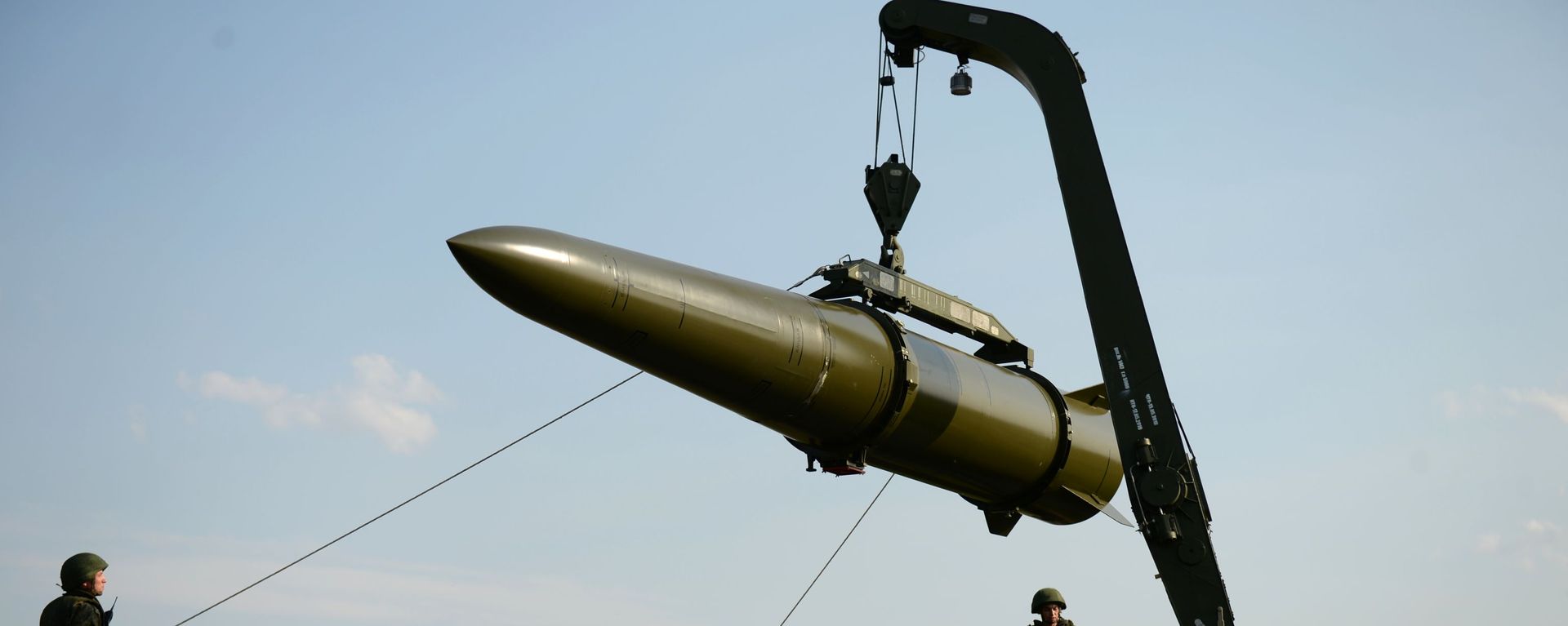 Развёртывание оперативно-тактического ракетного комплекса Искандер-М - Sputnik Армения, 1920, 14.08.2021