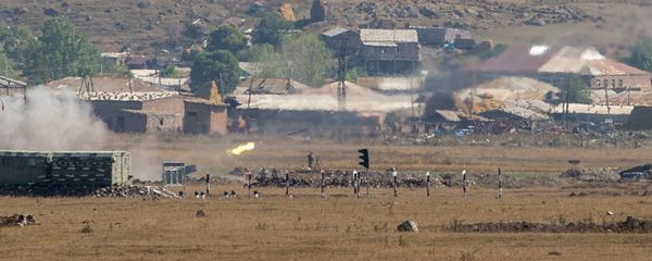 Армянские и российские военнослужащие разыгрывают боевые тактические действия в рамках стратегического командно-штабного учения «Кавказ-2020» на высокогорном полигоне «Алагяз» в Армении (24 сентября 2020). Армянские и российские военнослужащие разыгрывают боевые тактические действия в рамках стратегического командно-штабного учения «Кавказ-2020» на высокогорном полигоне «Алагяз» в Армении (24 сентября 2020). - Sputnik Армения