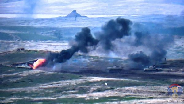 Армия Обороны Карабаха опубликовала фотографии сбитой военной техники Азербайджана - Sputnik Армения