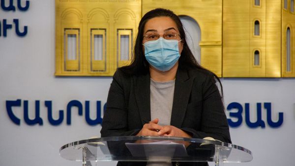 Анна Нагдалян на брифинге с участием Арцруна Ованнисяна (27 сентября 2020). Еревaн Анна Нагдалян на брифинге с участием Арцруна Ованнисяна (27 сентября 2020). Еревaн - Sputnik Армения