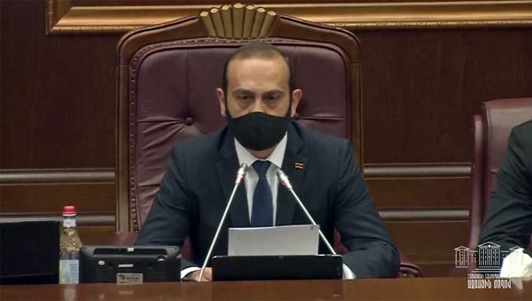Спикер Национального собрания Армении Арарат Мирзоян на специальном заседании парламента (27 сентября 2020). Еревaн - Sputnik Армения