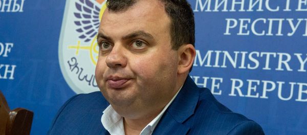 Начальник управления информации аппарата президента Карабаха Ваграм Погосян в пресс-центре Единого информационного центра (27 сентября 2020). Степанакерт Начальник управления информации аппарата президента Карабаха Ваграм Погосян в пресс-центре Единого информационного центра (27 сентября 2020). Степанакерт - Sputnik Արմենիա