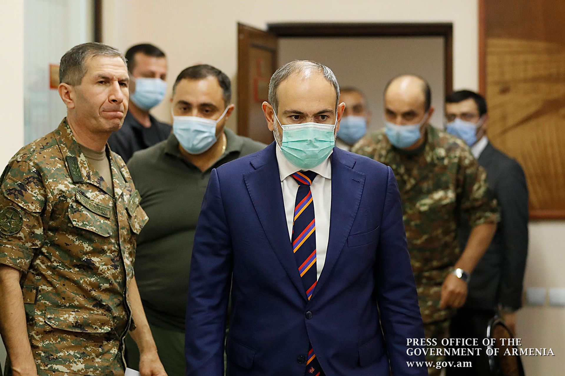 Премьер-министр Никол Пашинян встретился с руководством Генштаба ВС РА во главе с начальником Оником Гаспаряном и замминистром обороны Габриелом Балаяном (27 сентября 2020). Еревaн - Sputnik Армения, 1920, 14.06.2022