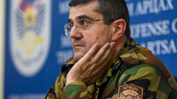 Президент Карабаха Араик Арутюнян перед началом брифинга в Едином информационном центре (27 сентября 2020). Степанакерт - Sputnik Արմենիա