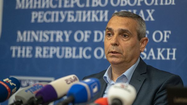 Министр иностранных дел Карабаха Масис Маилян во время брифинга в Едином информационном центре (28 сентября 2020). Степанакерт Министр иностранных дел Карабаха Масис Маилян во время брифинга в Едином информационном центре (28 сентября 2020). Степанакерт - Sputnik Армения