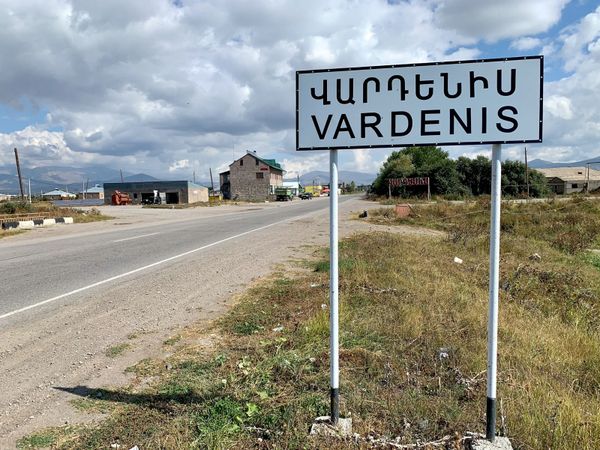 Дорога Сотк-Карвачар открыта только для военной техники: что происходит в армянских селах  - Sputnik Армения